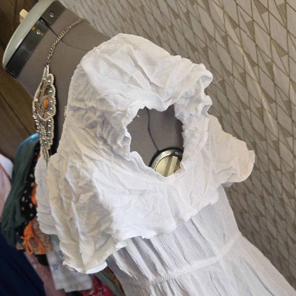 Off-Shoulder White Ruffle Maxi Dress - Picture 4 of 4